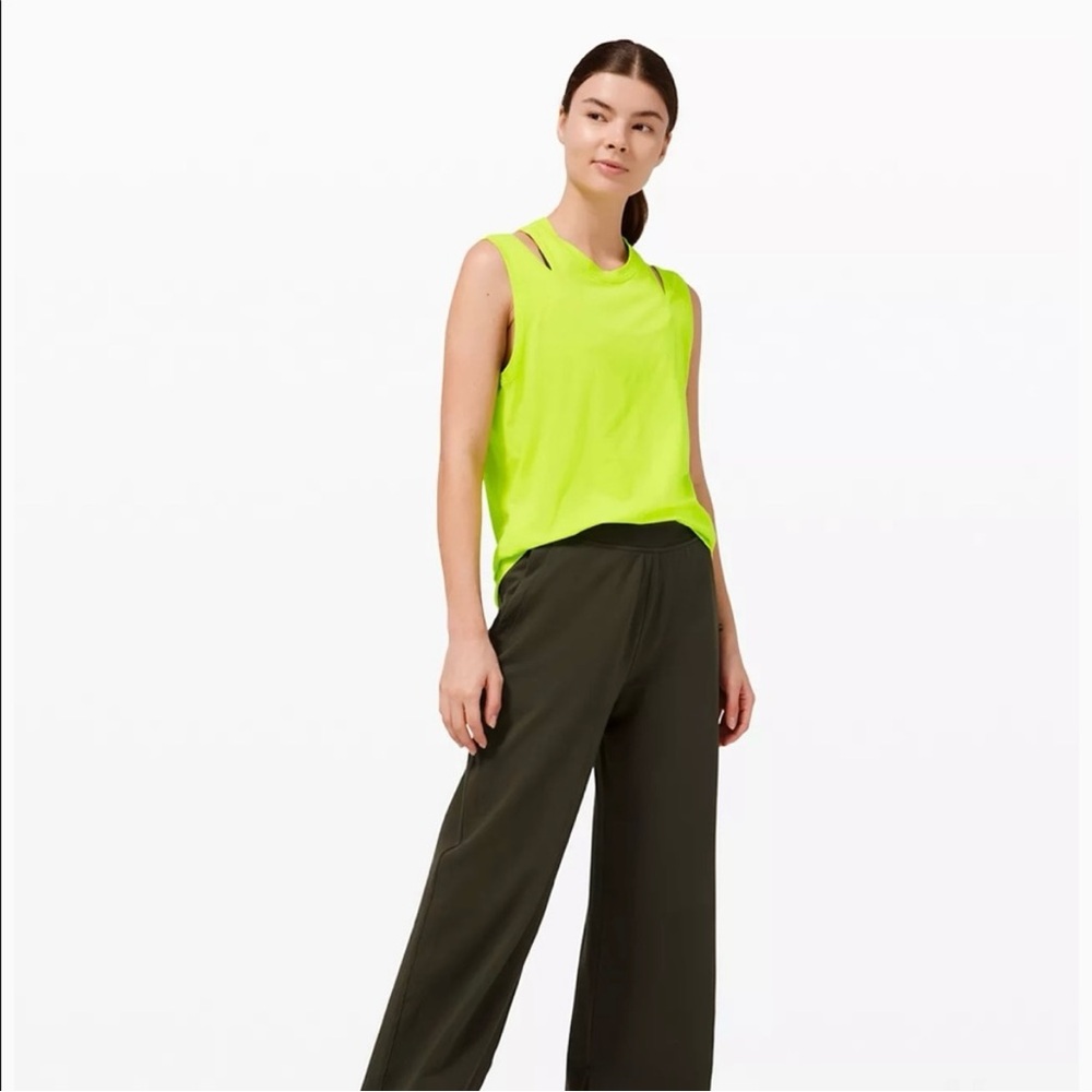 Lululemon LA Split Shoulder Muscle Tank Yellow Green Size 6